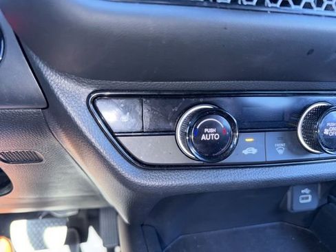 Used 2025 Honda HR-V Sport image 41