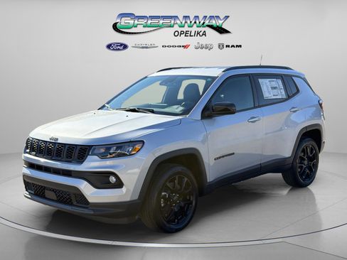 New 2026 Jeep Compass Latitude image 3