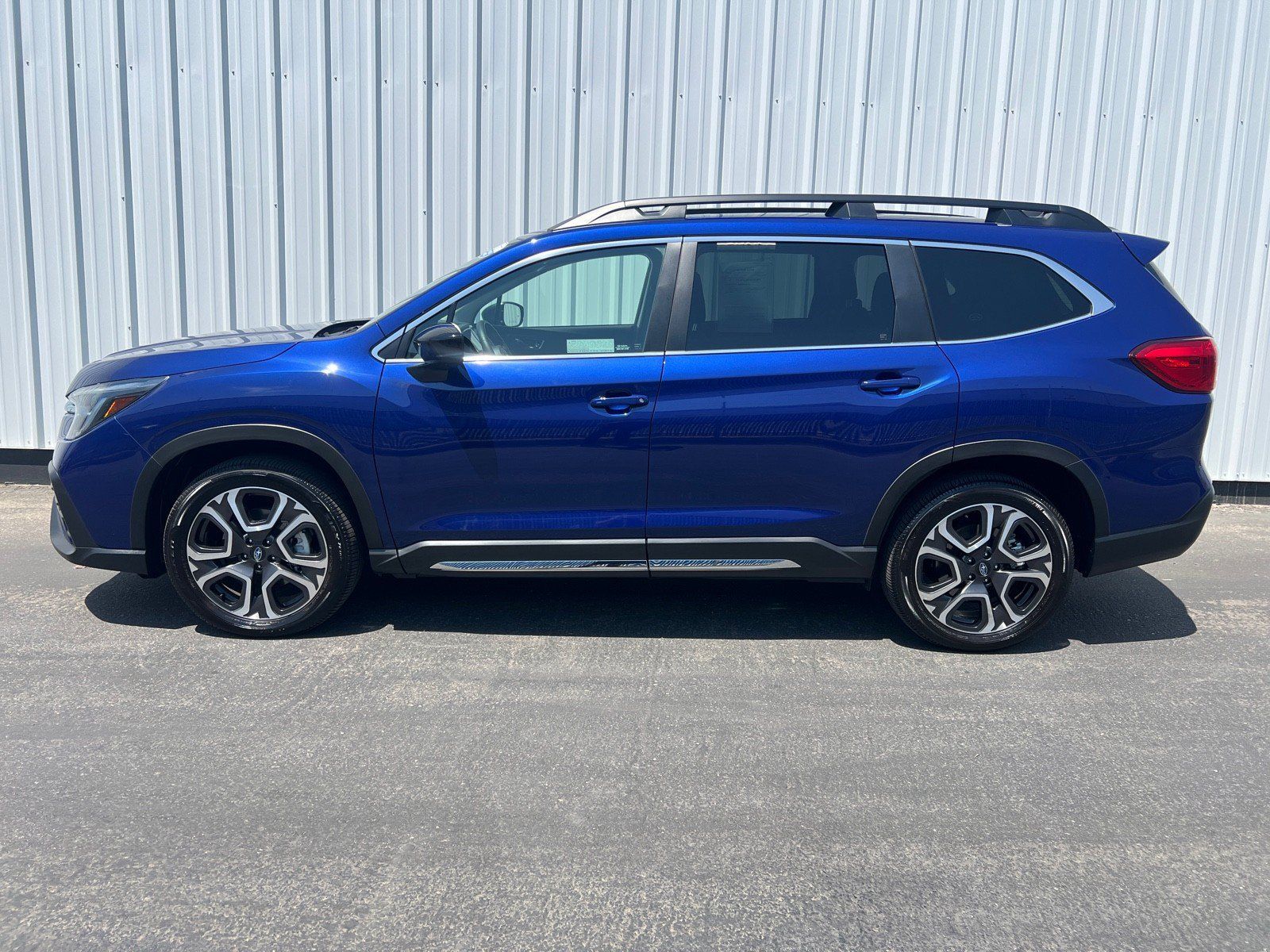Used 2026 Subaru Ascent Limited AWD/4WD image 3