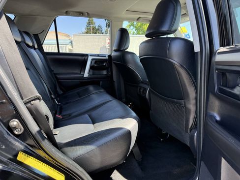 Used 2010 Toyota 4Runner Limited AWD/4WD image 12