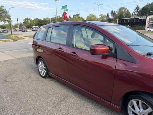 Used 2012 MAZDA MAZDA5 Grand Touring FWD image 9