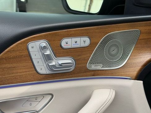 Used 2022 Mercedes-Benz GLS 450 4MATIC image 4