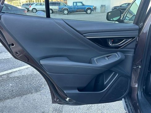 Used 2022 Subaru Outback Limited image 15