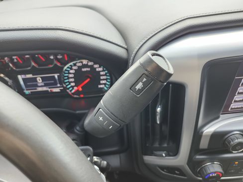 Used 2017 GMC Sierra 1500 SLE w/ SLE Value Package AWD/4WD image 8