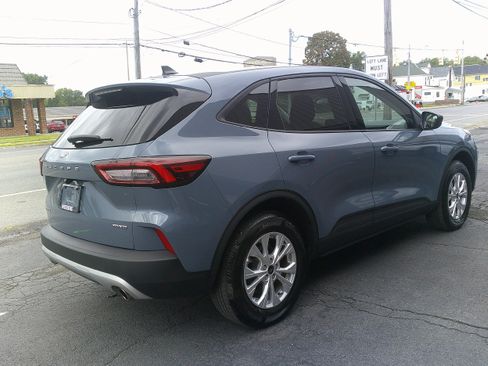Used 2025 Ford Escape Active AWD/4WD image 10