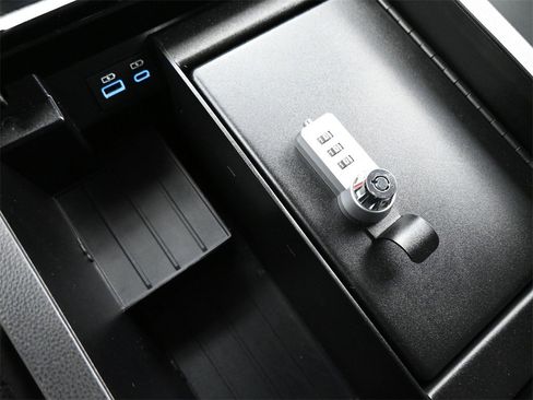 Used 2024 Toyota Tundra Limited image 17