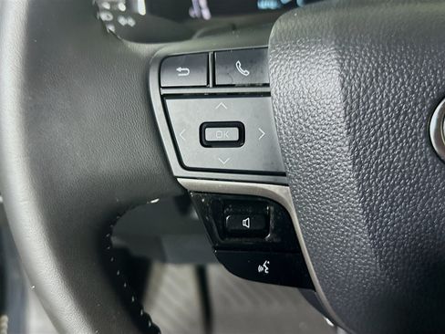 Used 2025 Toyota Camry SE FWD image 16