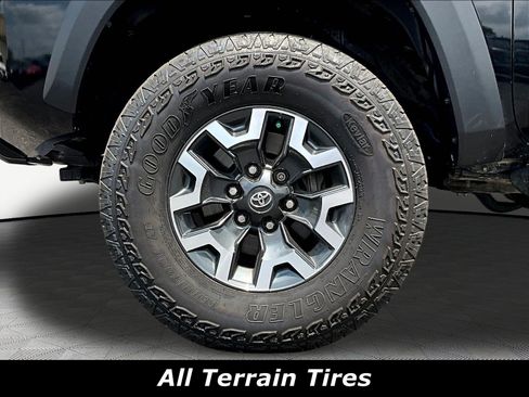 Used 2023 Toyota Tacoma TRD Off-Road AWD/4WD image 33