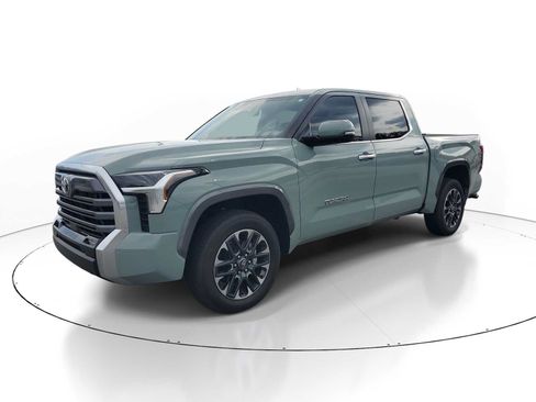 Used 2025 Toyota Tundra Limited AWD/4WD image 1