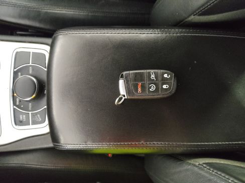 Used 2019 Jeep Grand Cherokee Limited AWD/4WD image 32