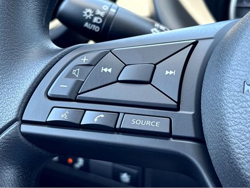 Certified 2025 Nissan Kicks Play S image 14