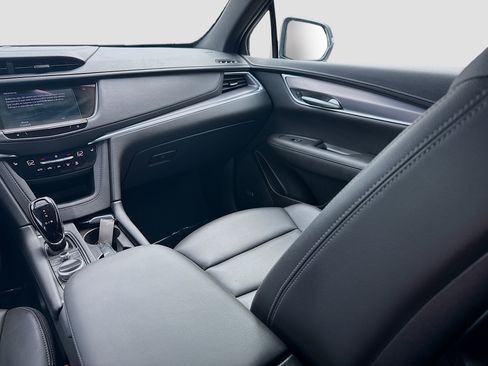Used 2024 Cadillac XT5 Luxury FWD image 19