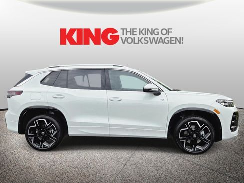 New 2026 Volkswagen Tiguan SEL R-Line AWD/4WD image 2
