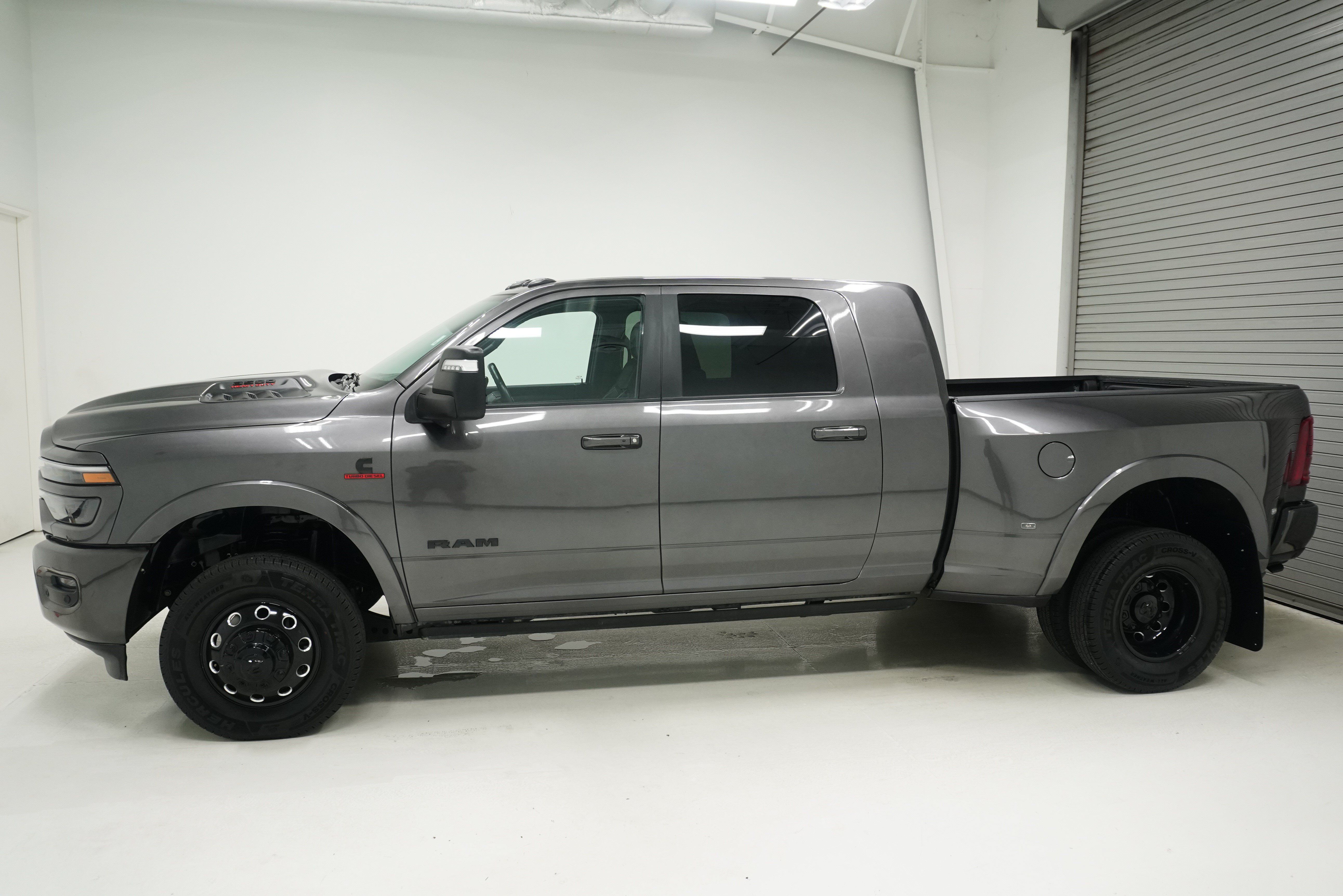Used 2025 RAM 3500 Limited AWD/4WD image 6