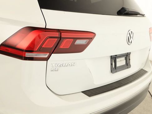 Used 2018 Volkswagen Tiguan SE w/ Panoramic Sunroof Package AWD/4WD image 31