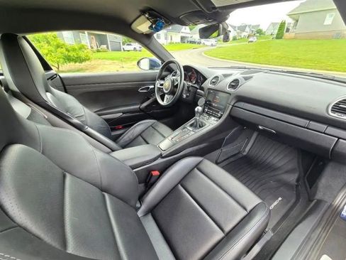Used 2021 Porsche 718 Cayman RWD image 11