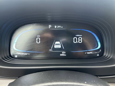 Certified 2025 Hyundai Venue SEL FWD image 22