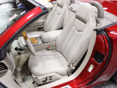 Used 2005 Cadillac XLR RWD image 37