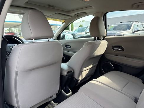 Used 2017 Honda HR-V EX image 19