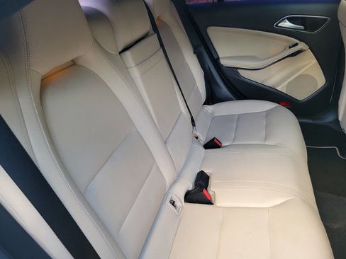 Used 2018 Mercedes-Benz CLA 250 image 10