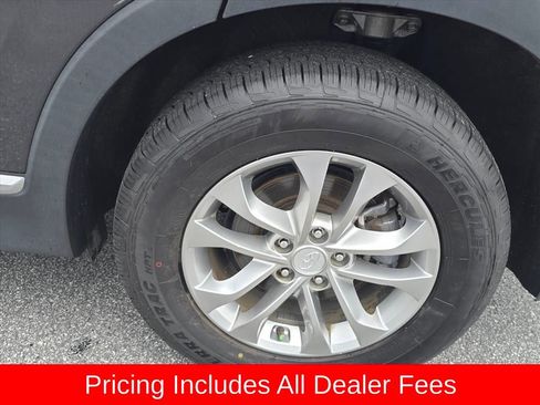 Used 2020 Hyundai Santa Fe SE FWD image 15