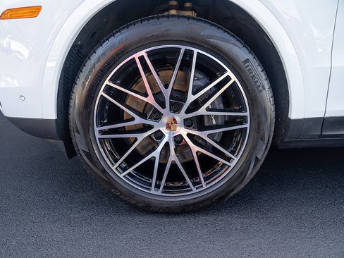 Certified 2026 Porsche Cayenne Coupe AWD/4WD image 48