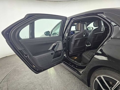 Used 2024 BMW 740i w/ Premium Package image 15