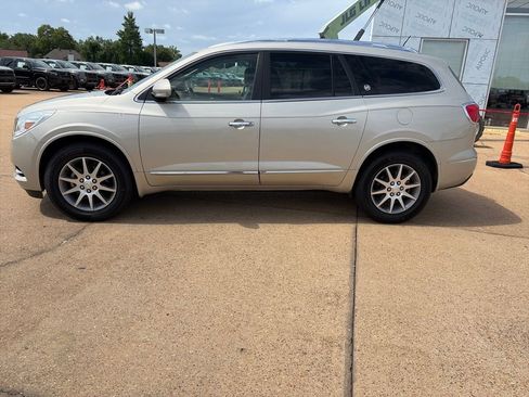 Used 2017 Buick Enclave Leather FWD image 2