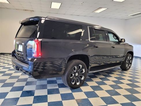 Used 2020 GMC Yukon XL SLT w/ Open Road Package image 8