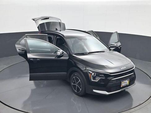 Used 2023 Kia Niro EX FWD image 29