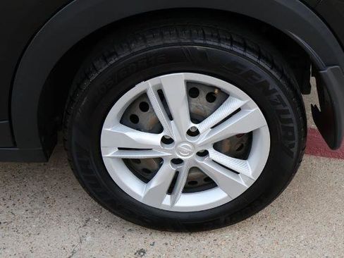 Certified 2023 Nissan Kicks S FWD image 9