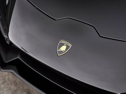 Used 2023 Lamborghini Huracan Tecnica image 7