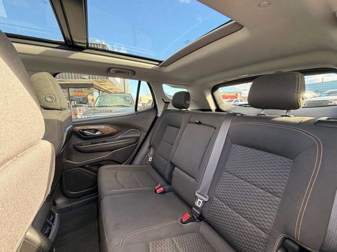 Used 2018 GMC Terrain SLE w/ Infotainment Package I AWD/4WD image 17