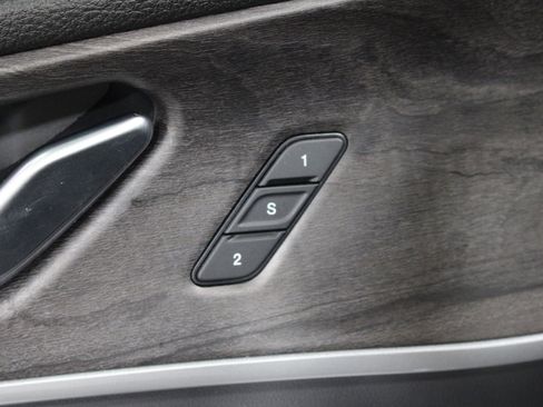 Used 2023 Jeep Grand Cherokee Limited w/ Black Appearance Package image 8