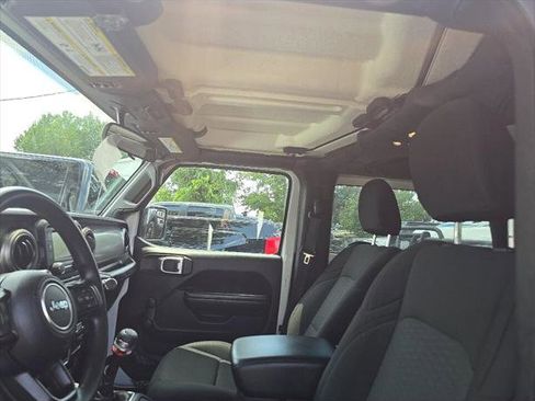 Used 2020 Jeep Wrangler Sport AWD/4WD image 16