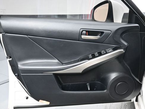 Used 2020 Lexus IS 300 image 9