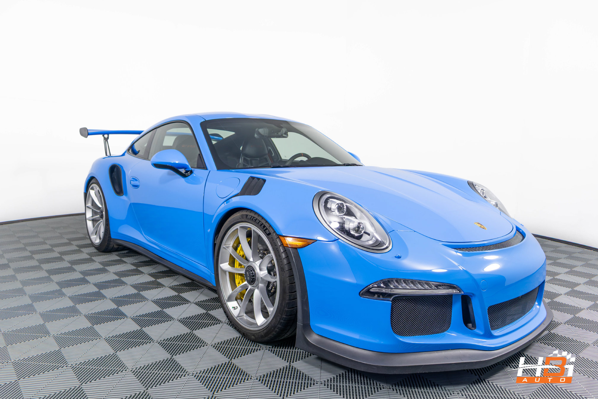 Used 2016 Porsche 911 GT3 RS RWD image 3
