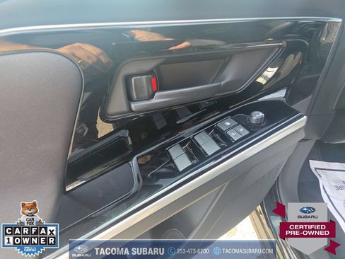 Used 2025 Subaru Solterra AWD/4WD image 11