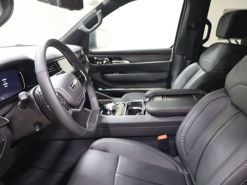 New 2026 Jeep Grand Wagoneer Summit image 9