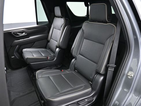 Used 2021 GMC Yukon SLT w/ SLT Premium Package image 24