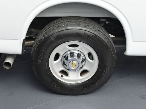 Used 2025 Chevrolet Express 3500 LT w/ LT Preferred Equipment Group image 33