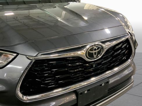 Used 2023 Toyota Highlander Platinum AWD/4WD image 30