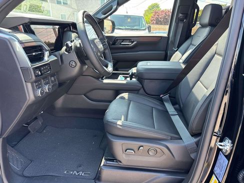 Used 2026 GMC Yukon XL Denali w/ Denali Reserve Package AWD/4WD image 8