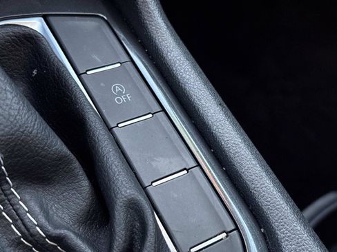 Certified 2022 Volkswagen Tiguan SE w/ Panoramic Sunroof Package image 27