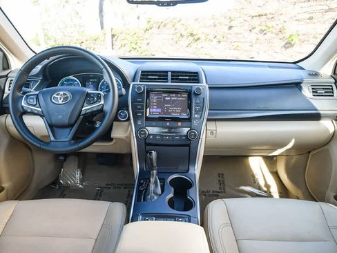 Used 2017 Toyota Camry XLE image 14