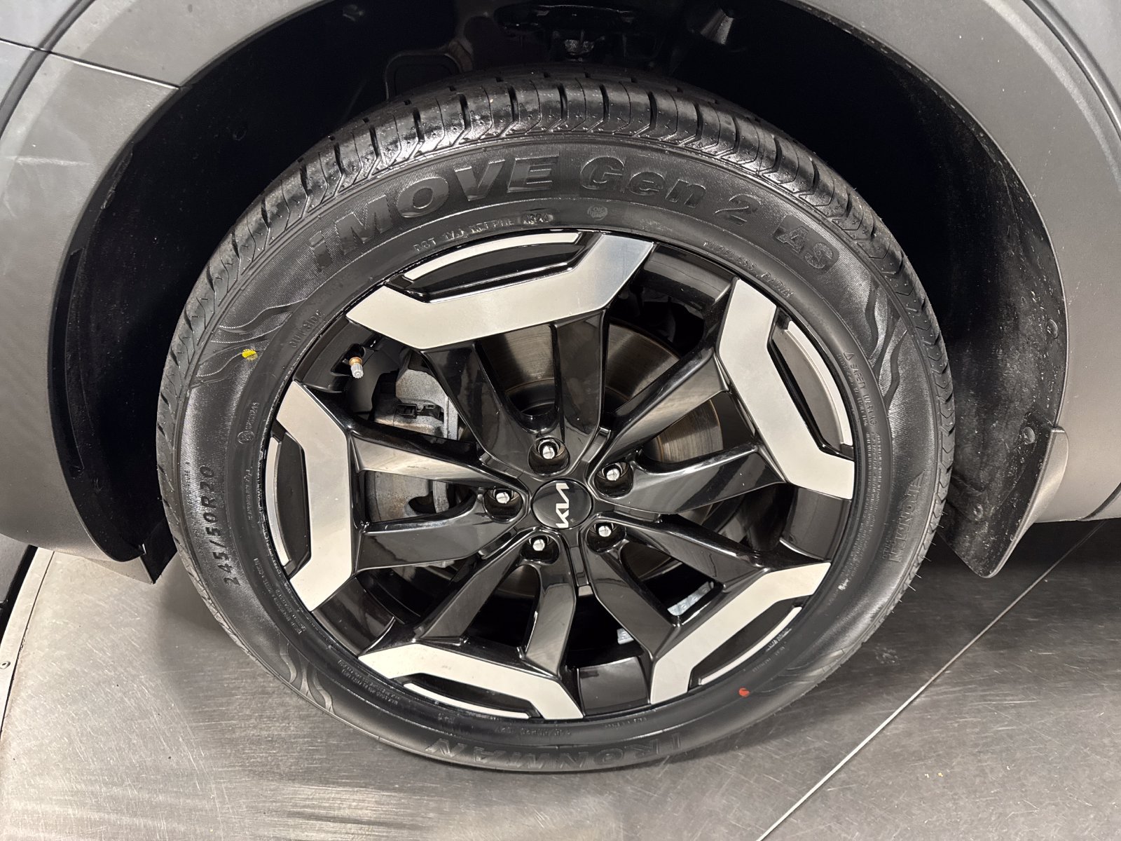 Used 2023 Kia Telluride S AWD/4WD image 2