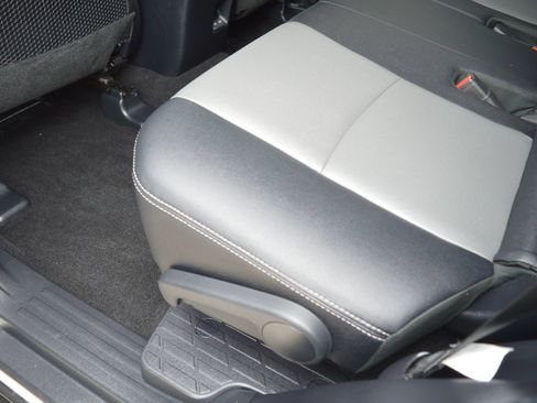 Used 2023 Toyota 4Runner SR5 Premium w/ Moonroof Package RWD image 15