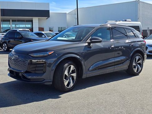 Used 2025 Audi Q6 e-tron Premium Plus w/ Premium Plus image 2