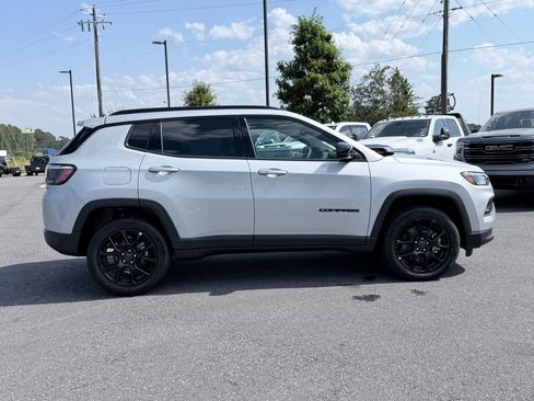 New 2026 Jeep Compass Latitude AWD/4WD image 4