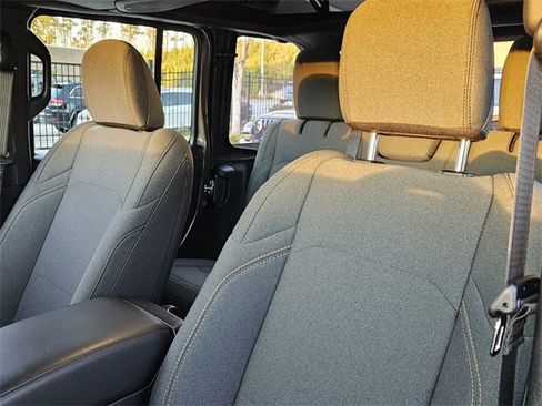 Used 2025 Jeep Wrangler Sport image 16
